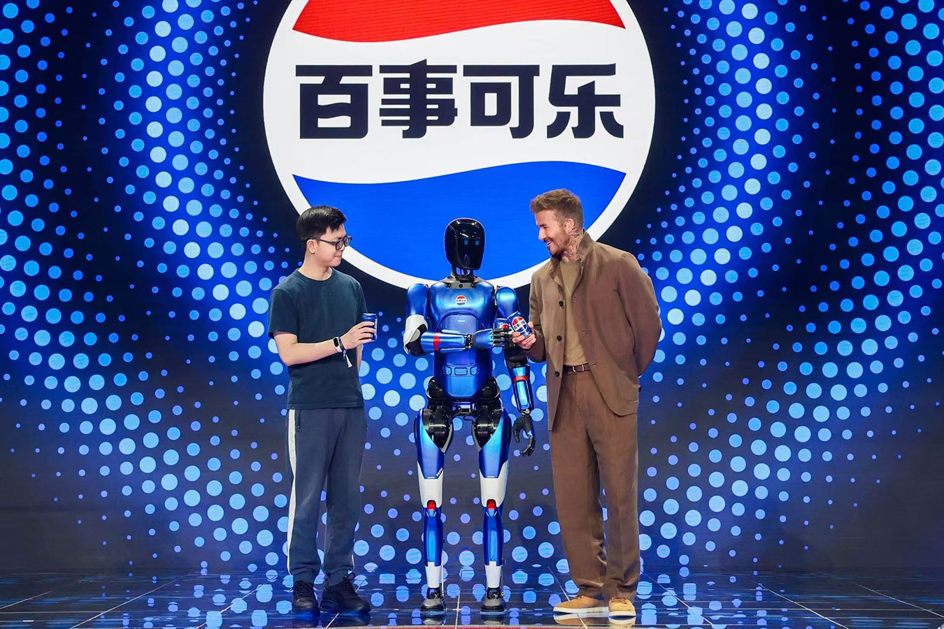 okooo澳客機器人攜手百事中國共創“百事藍寶” 共燃渴望新章